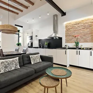 Poble Sec Charming Apartment
